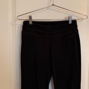 Avia Black Cropped Yoga Exercise Leggings